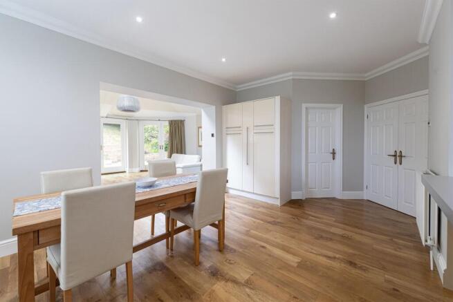 4 bed Detached for sale Image 9
