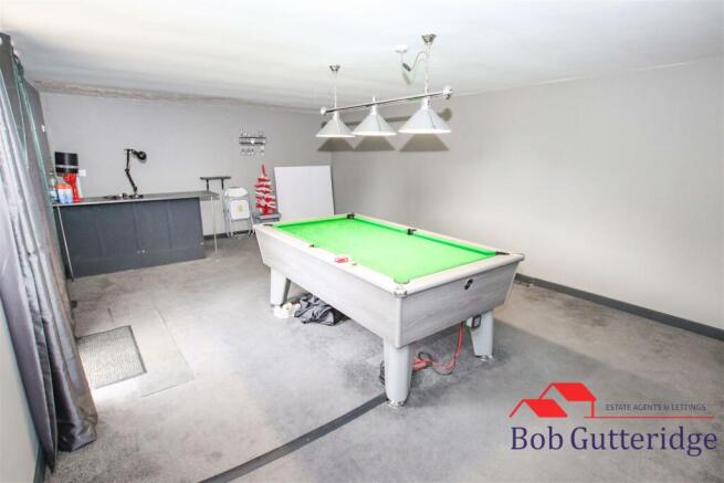 GARDEN ROOM / MAN CAVE