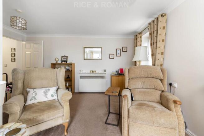 Connaught Court, Windsor photo 4