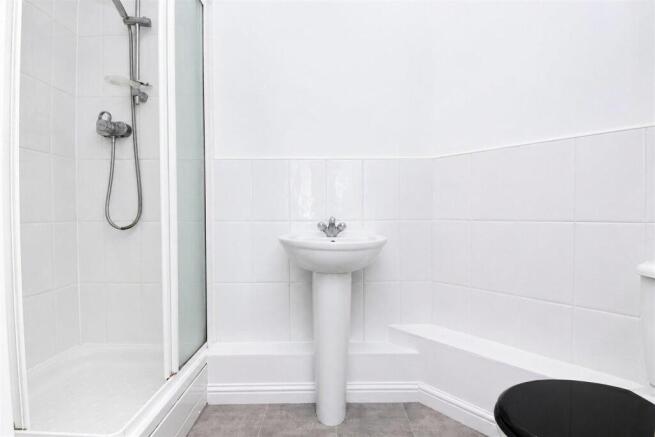 2 bed Apartment for sale Image 5