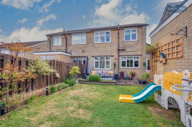 3 bed Semi-Detached for sale Image 2