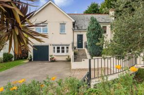 32, Trelevan Close, St. Austell PL25 4UU