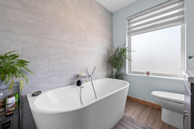 4 bed Semi-Detached for sale Image 12