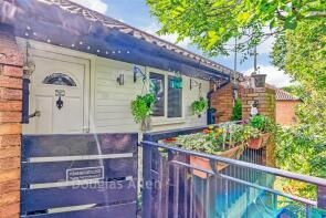 37, Bartlow Side, Basildon SS13 1RE