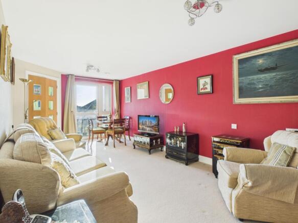 CAM04922G0-PR0072-STILL007