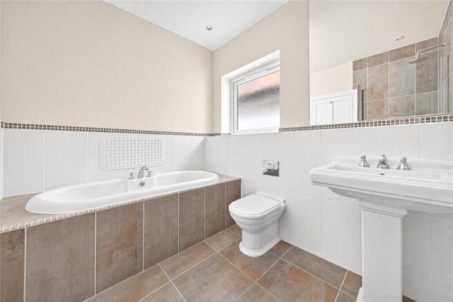8 bed Detached for sale Image 8