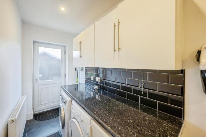 3 bed Semi-Detached for sale Image 11