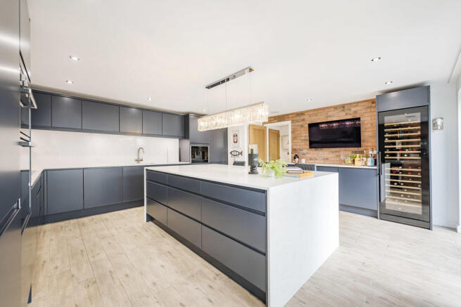 Kitchen/Breakfast...