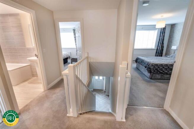 5 bed Detached for sale Image 11
