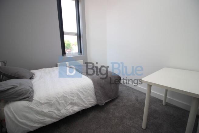 2 bed House Share to rent Image 6