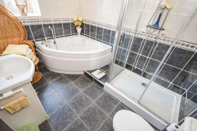 En-Suite Bathroom