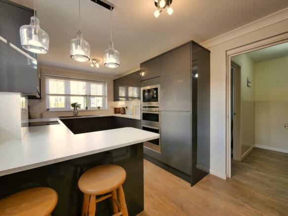 Kitchen breakfast room1