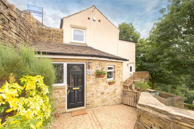 4 bed Detached for sale Image 2