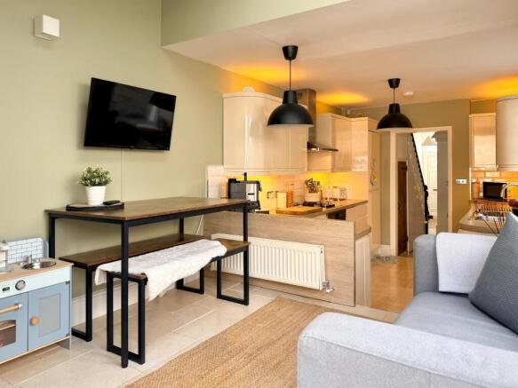 Kitchen/Dining Area