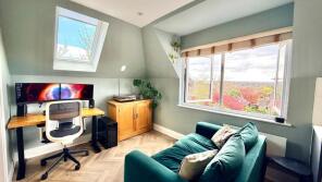 Flat 26, Fountain House, Cleeve Road, Leatherhead KT22 7LX