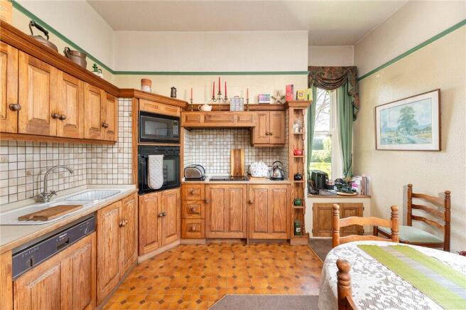4 bed Detached for sale Image 10