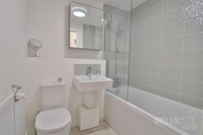 BATHROOM/W.C