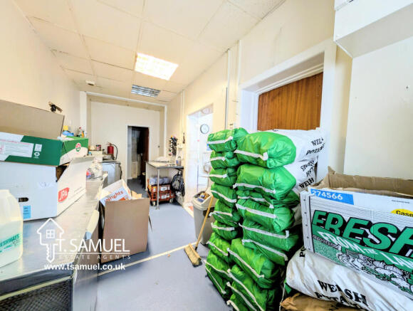 Shop room 3