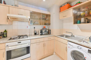 8, New Belmont House, Manor Mount, London SE23 3PU