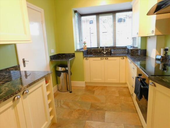 ADDITIONAL kitchen photo