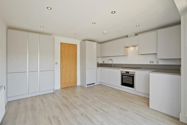 Kitchen2.jpg