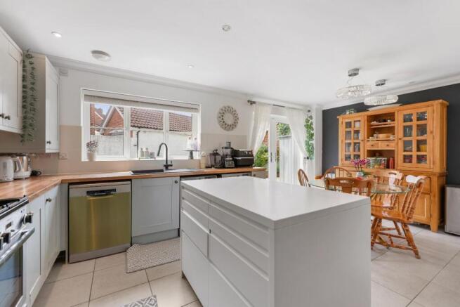 Kitchen/Dining