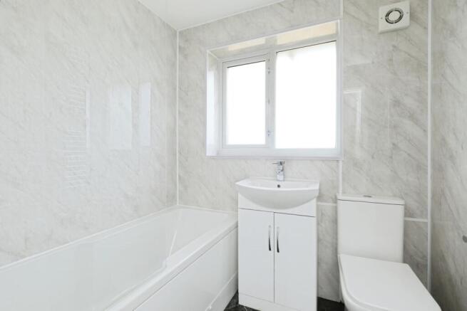3 bed Semi-Detached for sale Image 12