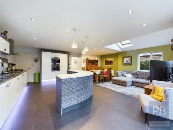 Kitchen Family Room