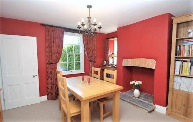 DININGROOM.jpg