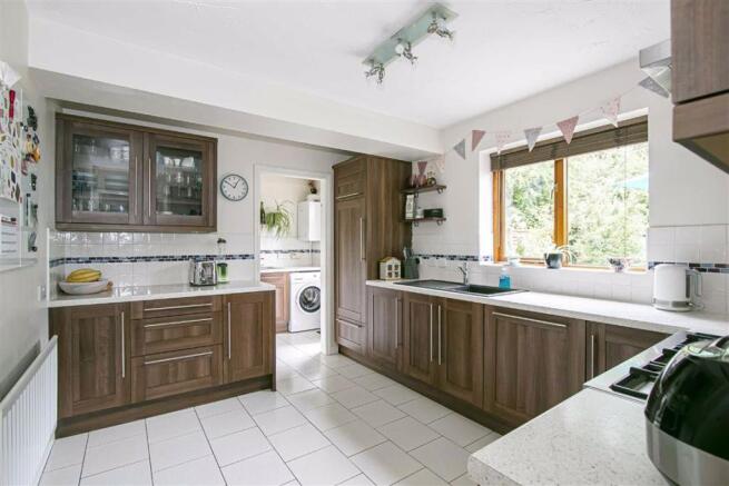 KITCHEN/BREAKFAST ROOM