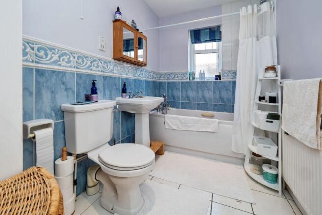 4 bed Detached for sale Image 4