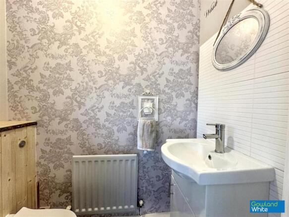 4 bed Detached for sale Image 11