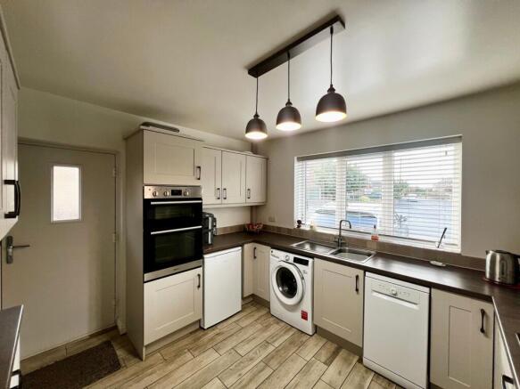 2 bed Semi-Detached Bungalow for sale Image 9