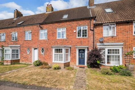 Howard Close, Walton On The Hill