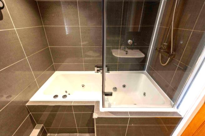 Bed One En-Suite