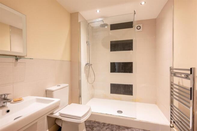 3 bed Duplex for sale Image 12
