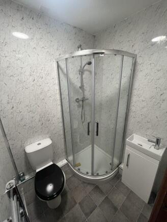 2 bed Apartment to rent Image 6