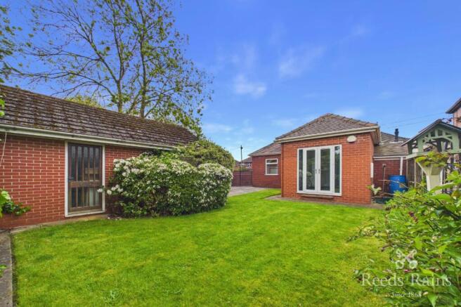 2 bed Bungalow for sale Image 6