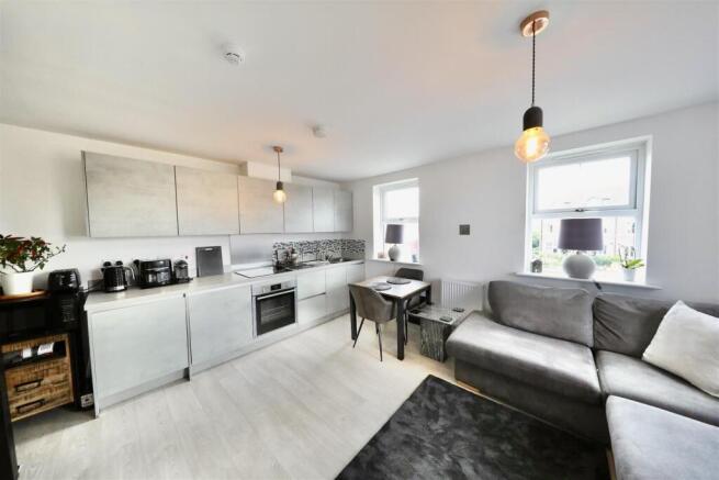 2 bed Town House for sale Image 5