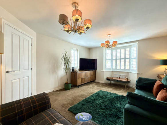 4 bed Detached for sale Image 9