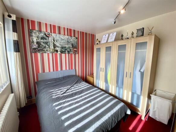 BEDROOM 2
