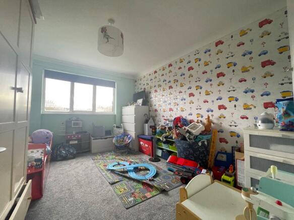 BEDROOM 2