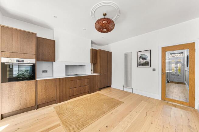 4 bed Terraced for sale Image 5