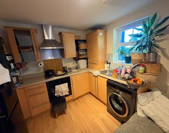 Flat 8, 13 Beagle Close, Off Abbey Lane, Leicester, LE4 5BR photo 5
