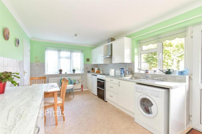 Kitchen/ Dining Room