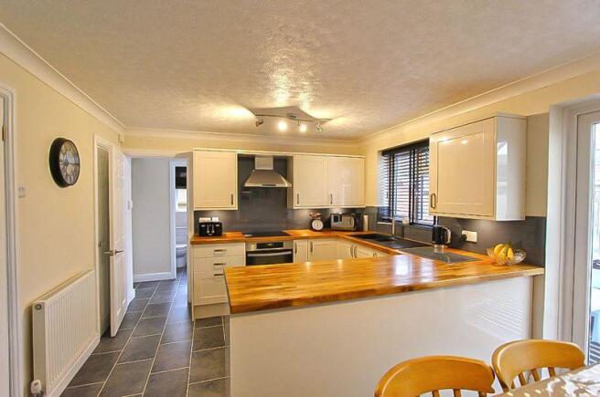 KITCHEN/DINER