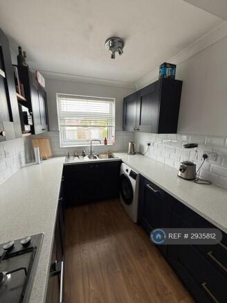 3 bed Semi-Detached to rent Image 11