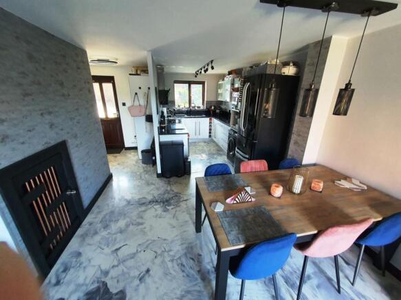 KITCHEN/DINING/FAMILY ROOM