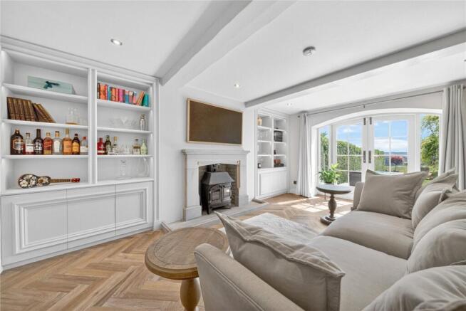 4 bed Detached for sale Image 9