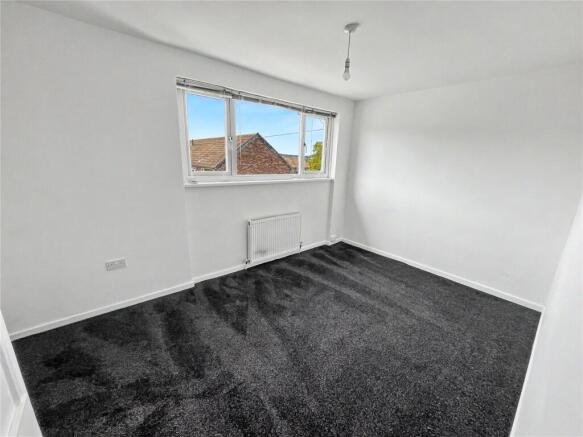 2 bed Terraced to rent Image 5